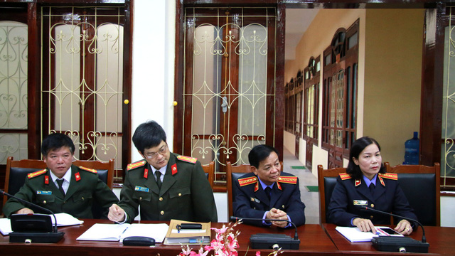 Sơn[-]La[-]khởi[-]tố[-]giám[-]đốc[-]Sở[-]Tài[-]nguyên[-]và[-]môi[-]trường